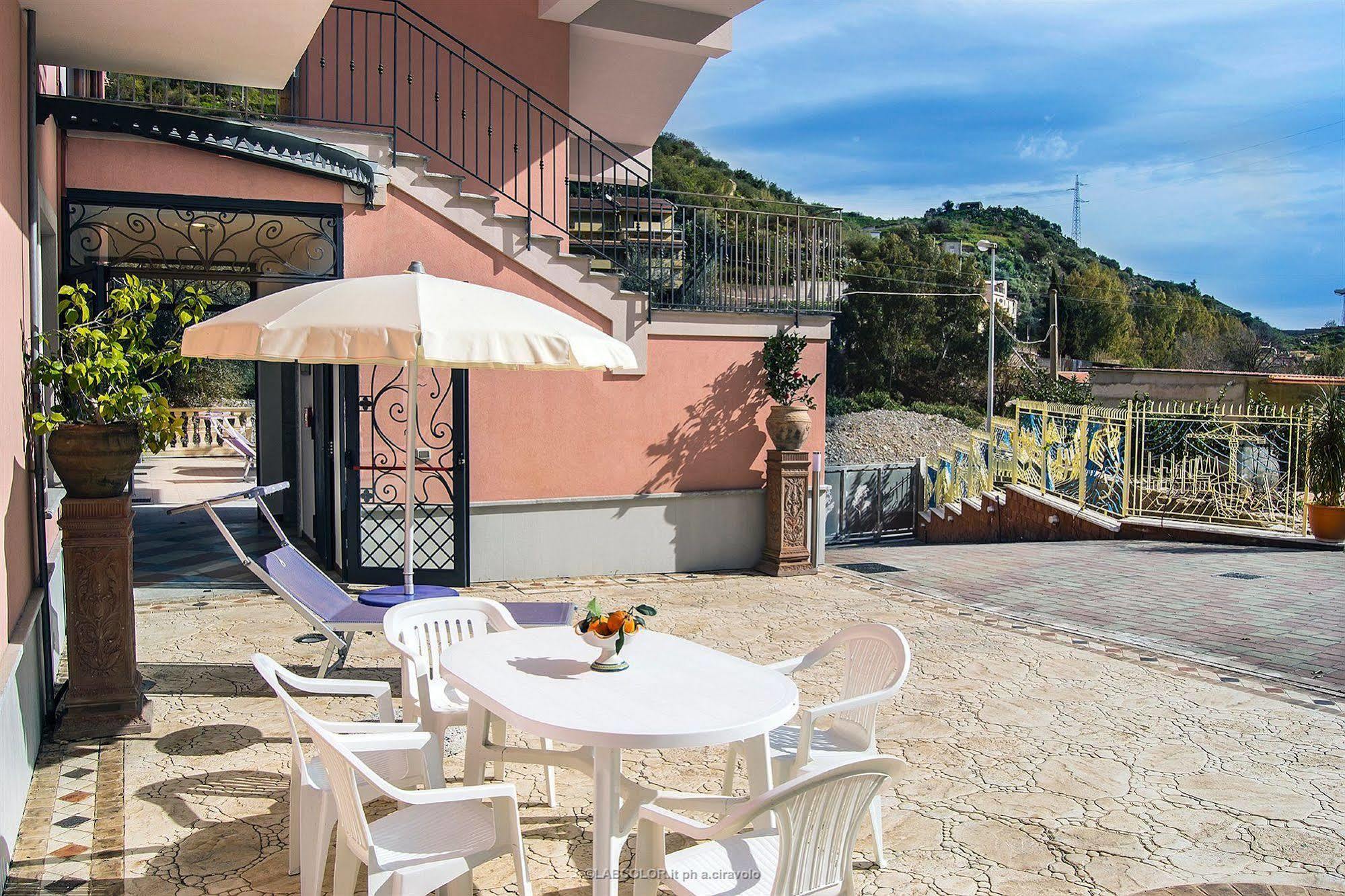Mare Taormina 3* Letojanni