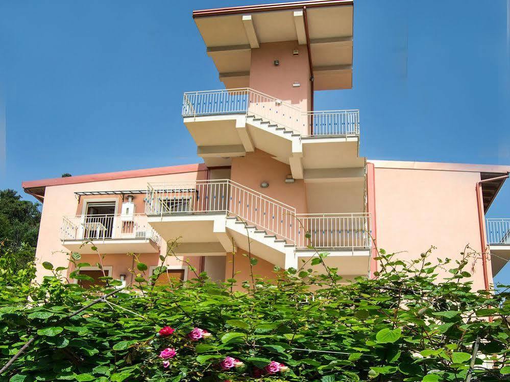 Mare Taormina Apartahotel Letojanni